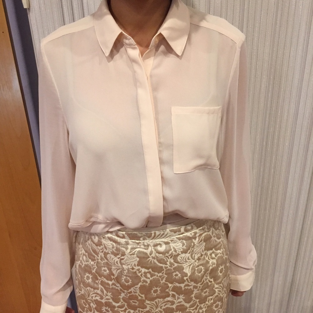 Lush sheer‎ blouse with knot tie